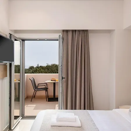 By Kalomirakis Family Aparthotel 3*